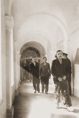 polish-prisoner-siegmunt-swider-b.-may-6-1906-led-down-hall-county-courthou.jpg