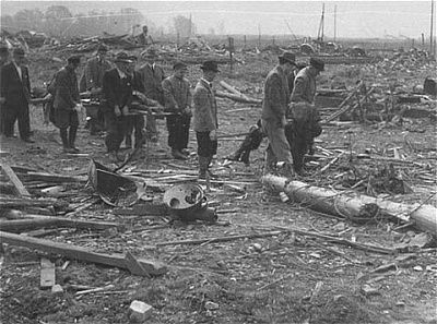 after-liberation-dora-mittelbau-local-german-residents-were-required-bury-bodies-.jpg