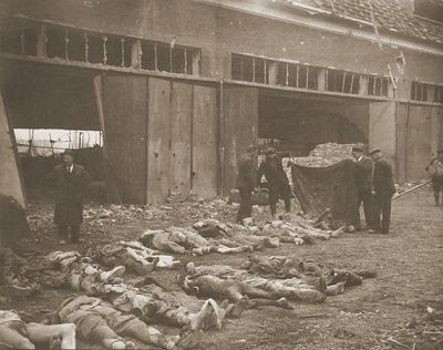 german-civilians-cover-bodies-prisoners-killed-nordhausen-concentration-camp.jpg