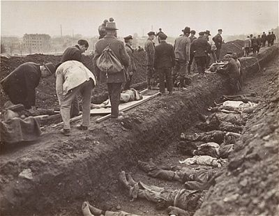 german-civilians-town-nordhausen-bury-bodies-former-prisoners1.jpg