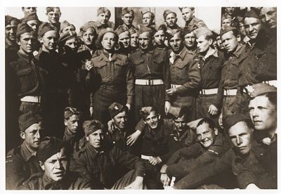 group-portrait-unit-polish-home-army-armia-krajowa-.jpg