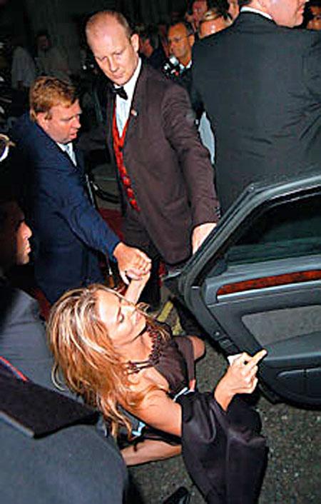 alicia_silverstone_drunk 1.jpg
