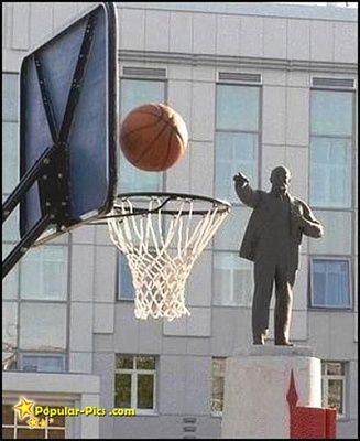 3shot-statue.jpg