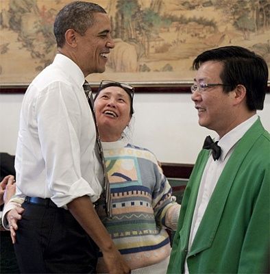 obama-cheek-grab.jpg