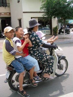 motorbike_overload.jpg